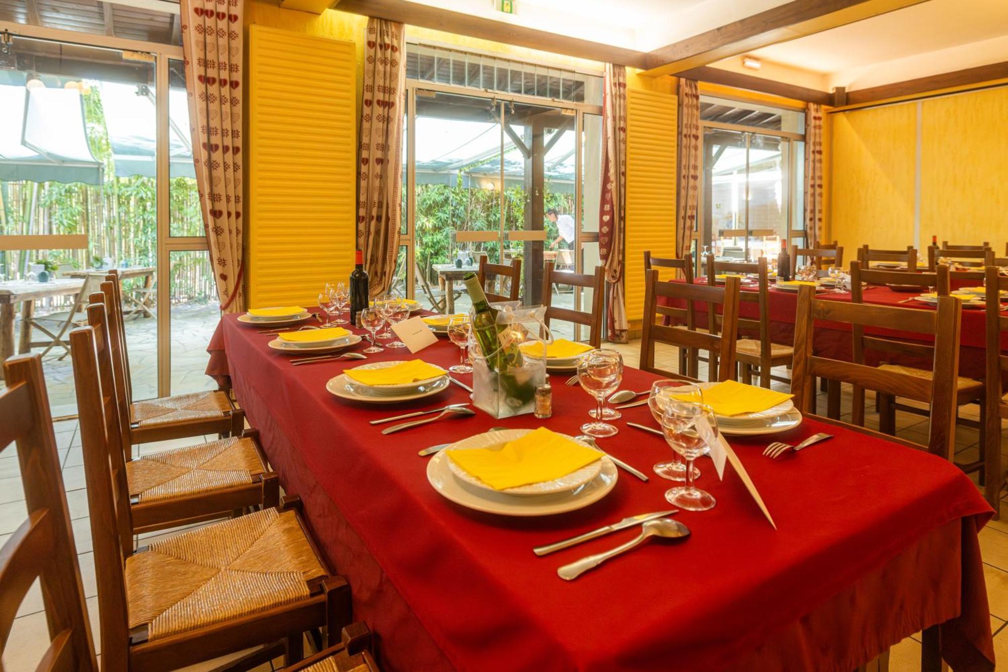 Hotel Restaurant Des Thermes Castera-Verduzan Экстерьер фото