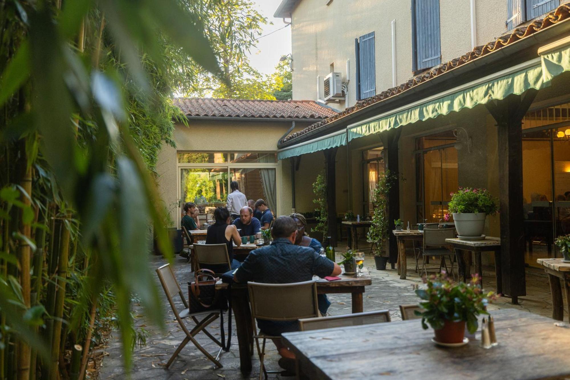 Hotel Restaurant Des Thermes Castera-Verduzan Экстерьер фото