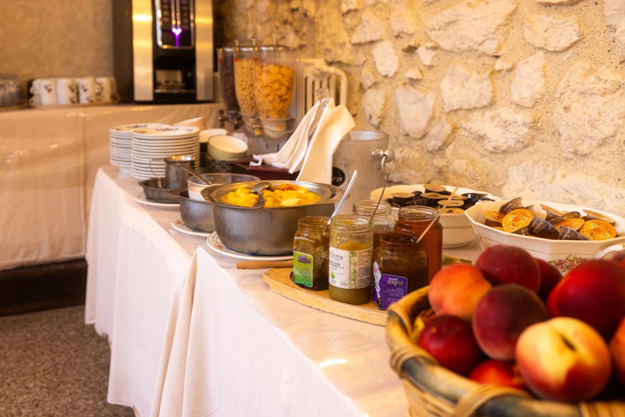 Hotel Restaurant Des Thermes Castera-Verduzan Экстерьер фото