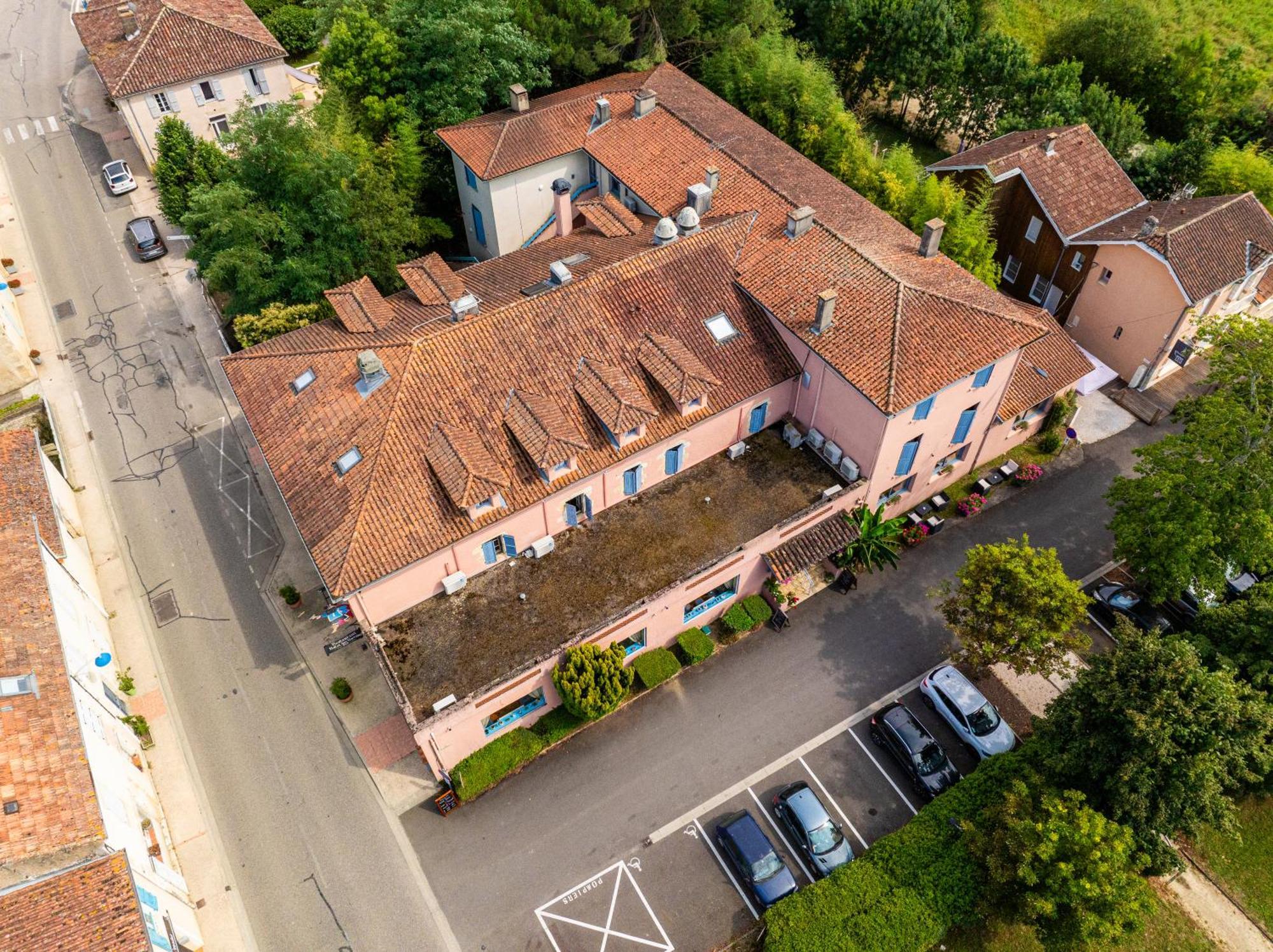 Hotel Restaurant Des Thermes Castera-Verduzan Экстерьер фото