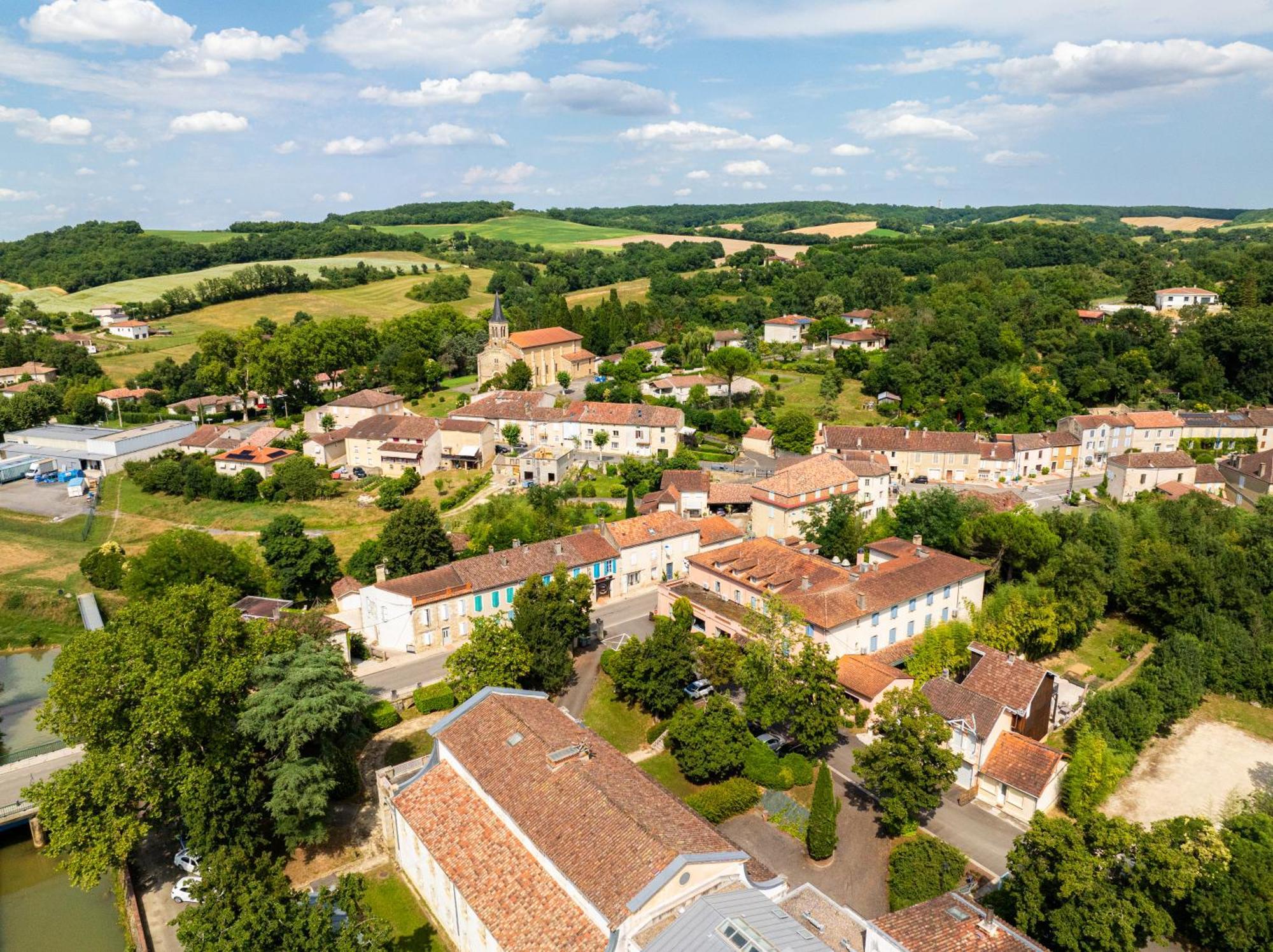 Hotel Restaurant Des Thermes Castera-Verduzan Экстерьер фото